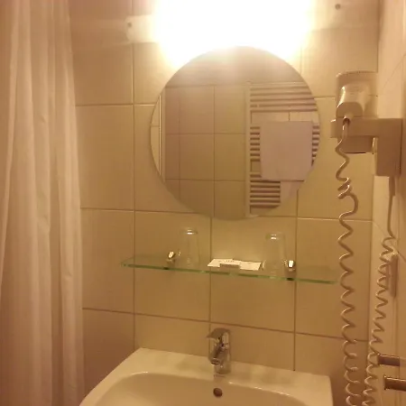 Schmucker Jaeger - Garni Hotel *